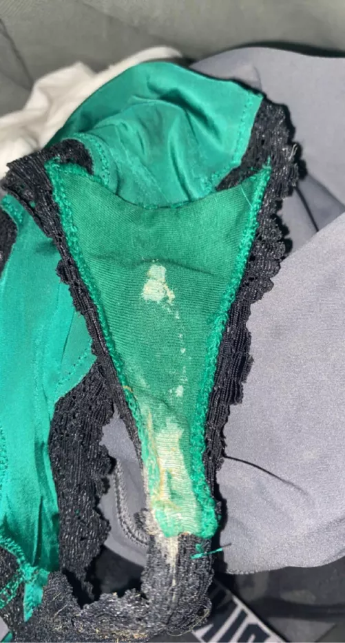 sisters yummy workout panties from today 👅 that puss print is just so sexy and her asshole smells so sweet 😩 by idsfc4293