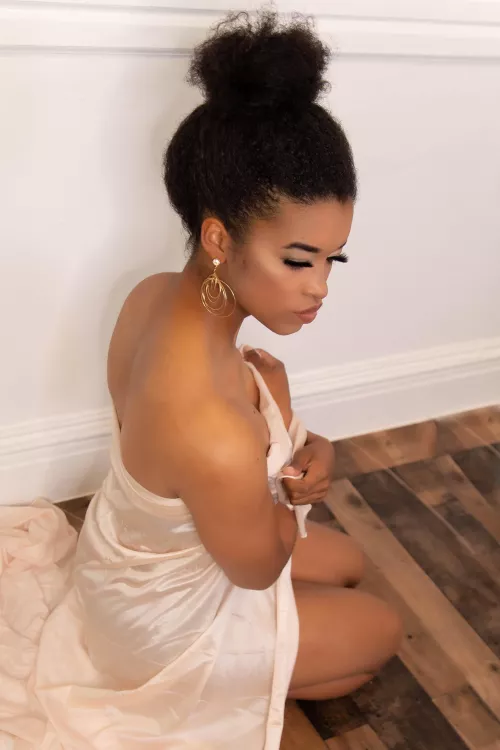 Sitting pretty by FirstShortcut