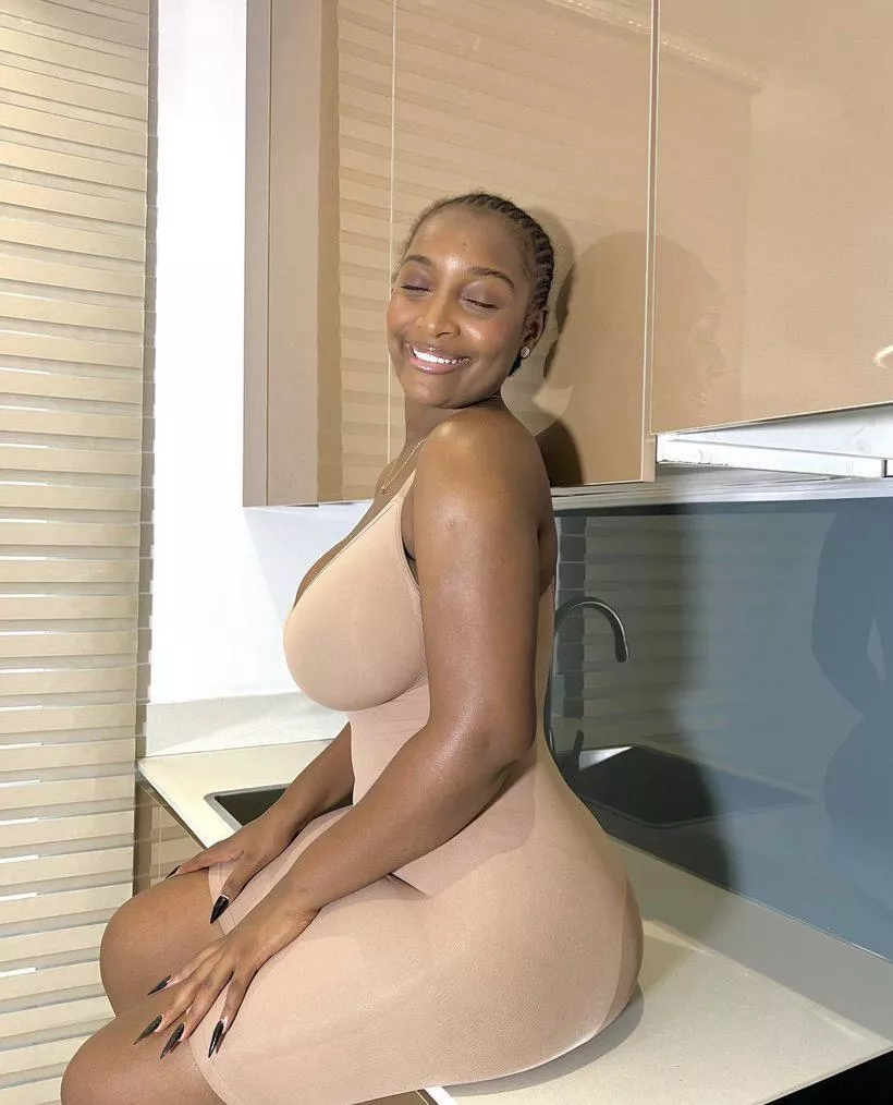 Skims posted by kufre23