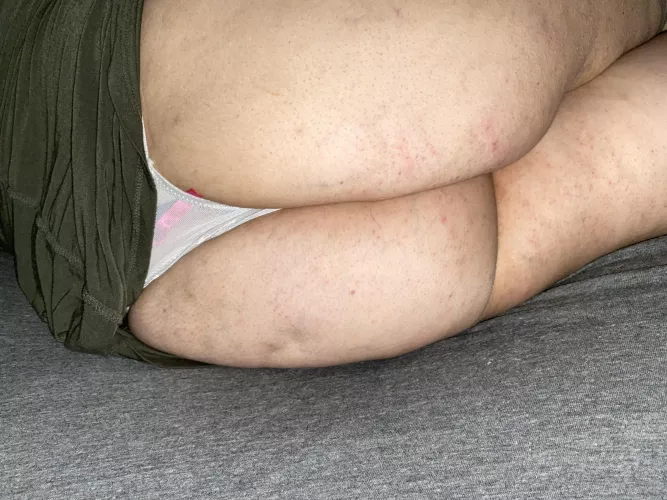 Sleeping booty by Mannyfresh7315