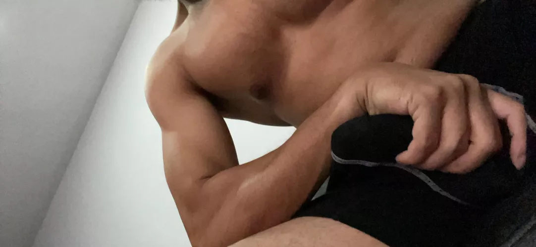 Slide on….into my DMs by decentguy122