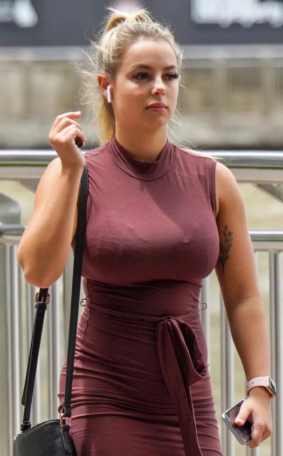 Slim and Busty posted by Freddys007