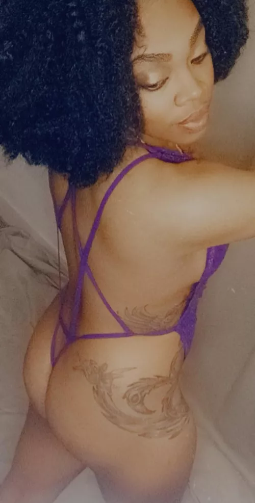 Slim thick wit a lotta lip 💋 by CumOnSunshine