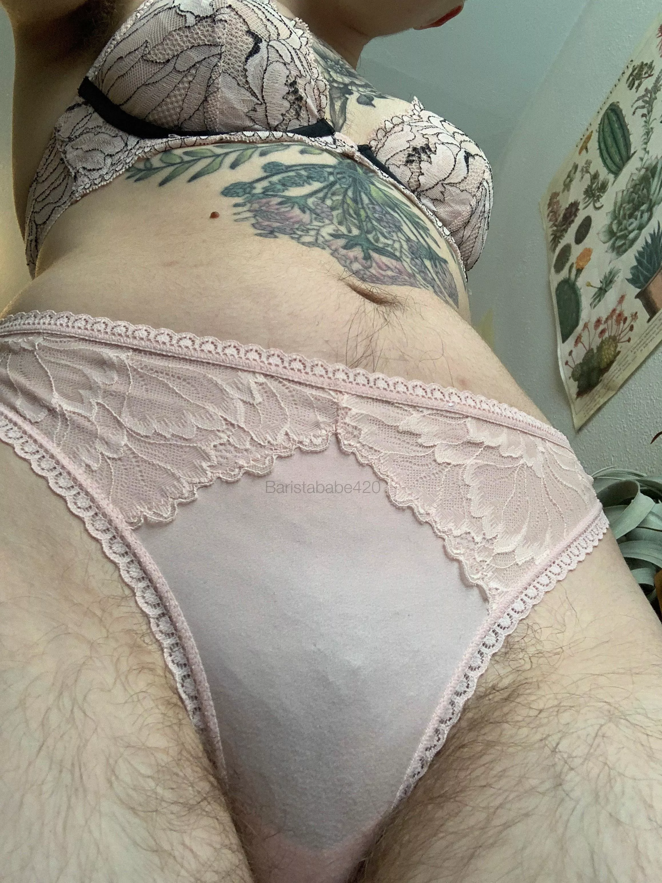 Slip my panties down and dive in posted by datimeismeow