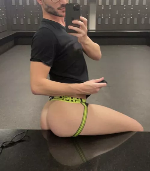 Slut at the gym 🔥 by -VenusinPisces-