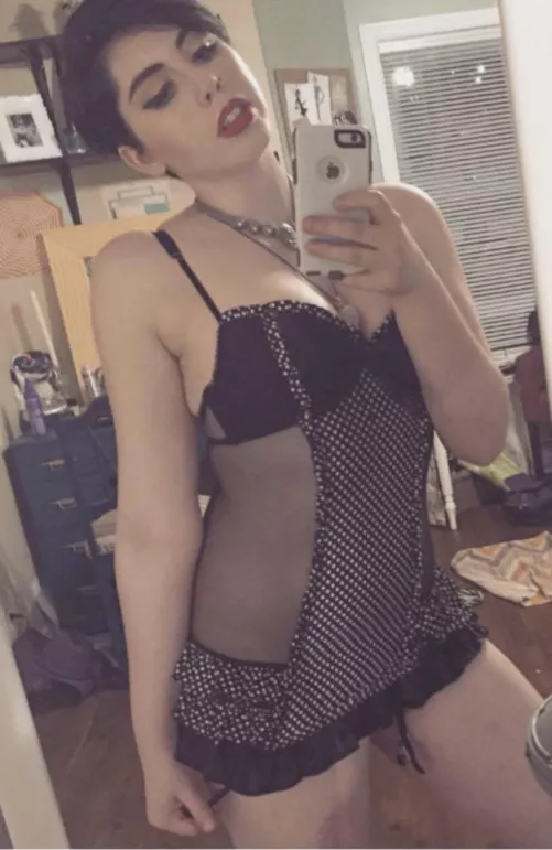 Slutback Sunday by leoxeon