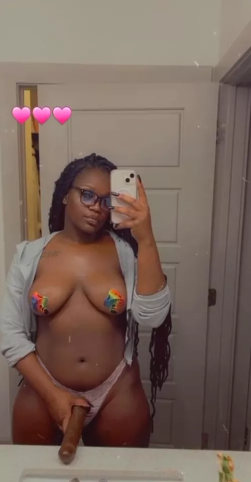 Small dick owners, get fucked by TheeQueenMelanin