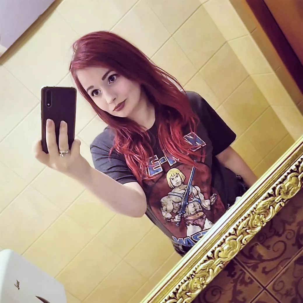 Small girl, big ring posted by heroinex69