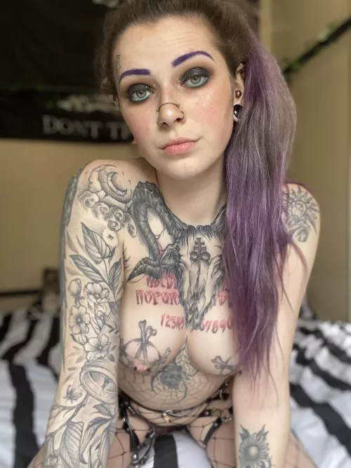 Small titties by spider_legs666