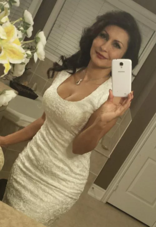 Smash or pass Persian milf? by jjdabeastt