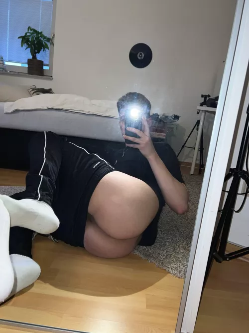 smell my ass bitch by thajuicyboi