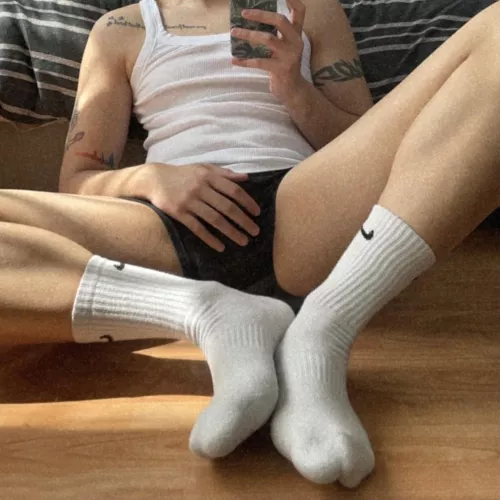 Smell My Sweaty Feet by PressuraKinq