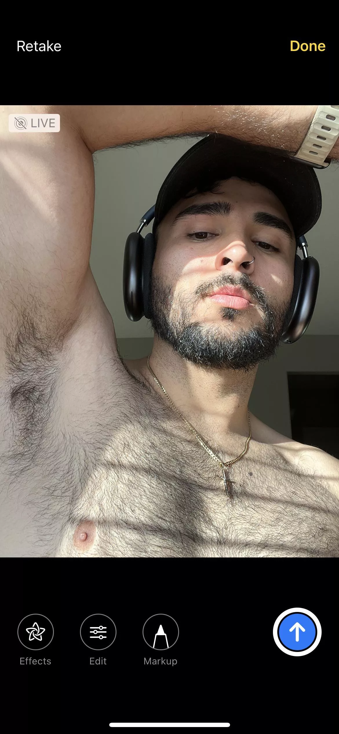 Smell my whole body but give extra attention to my armpits posted by davartbad