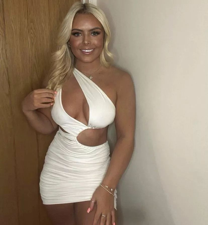 Smile posted by UkGirls69