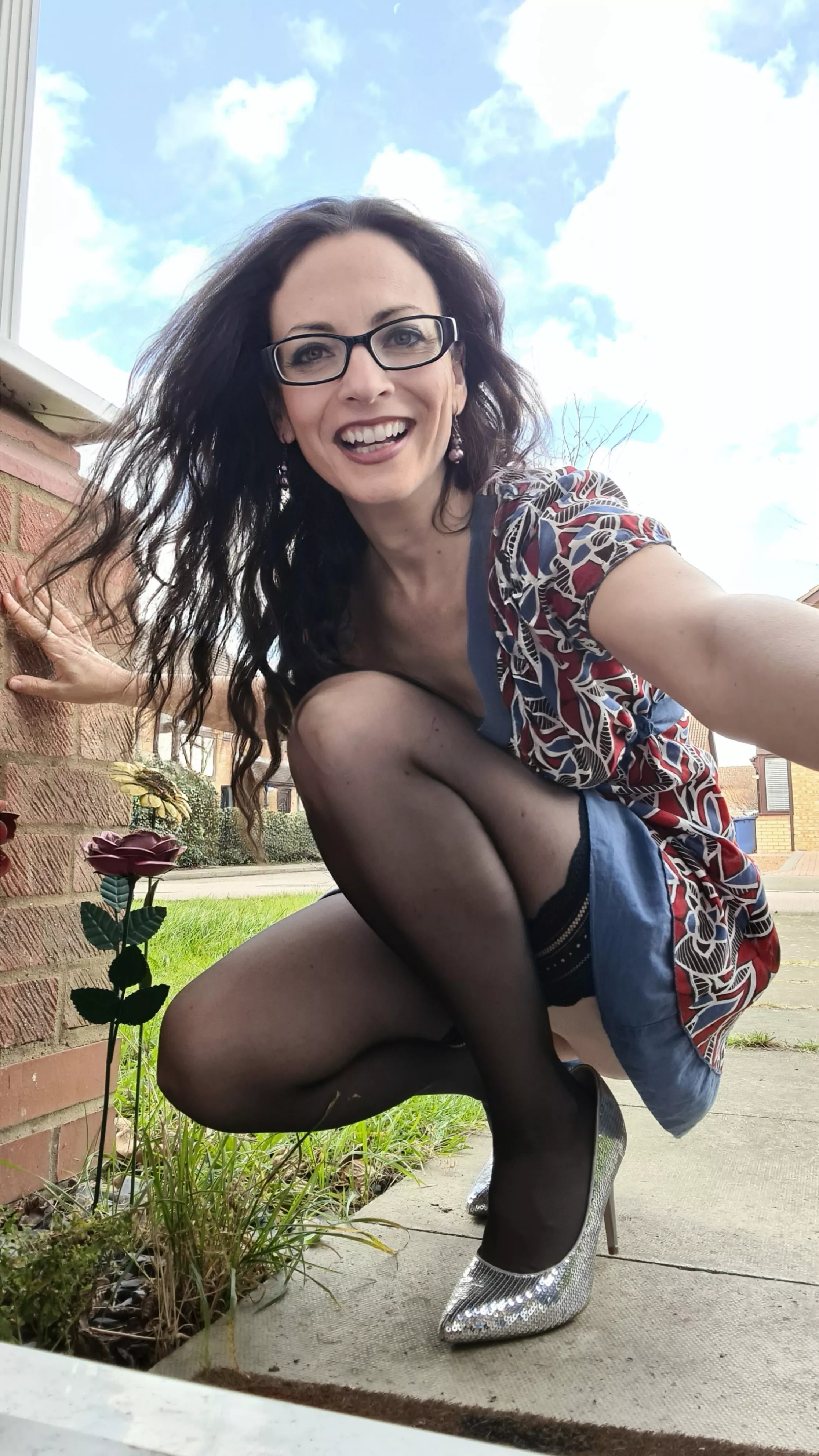 Smile back to me, it's a gorgeous day 48F posted by Hotmilf_Rose