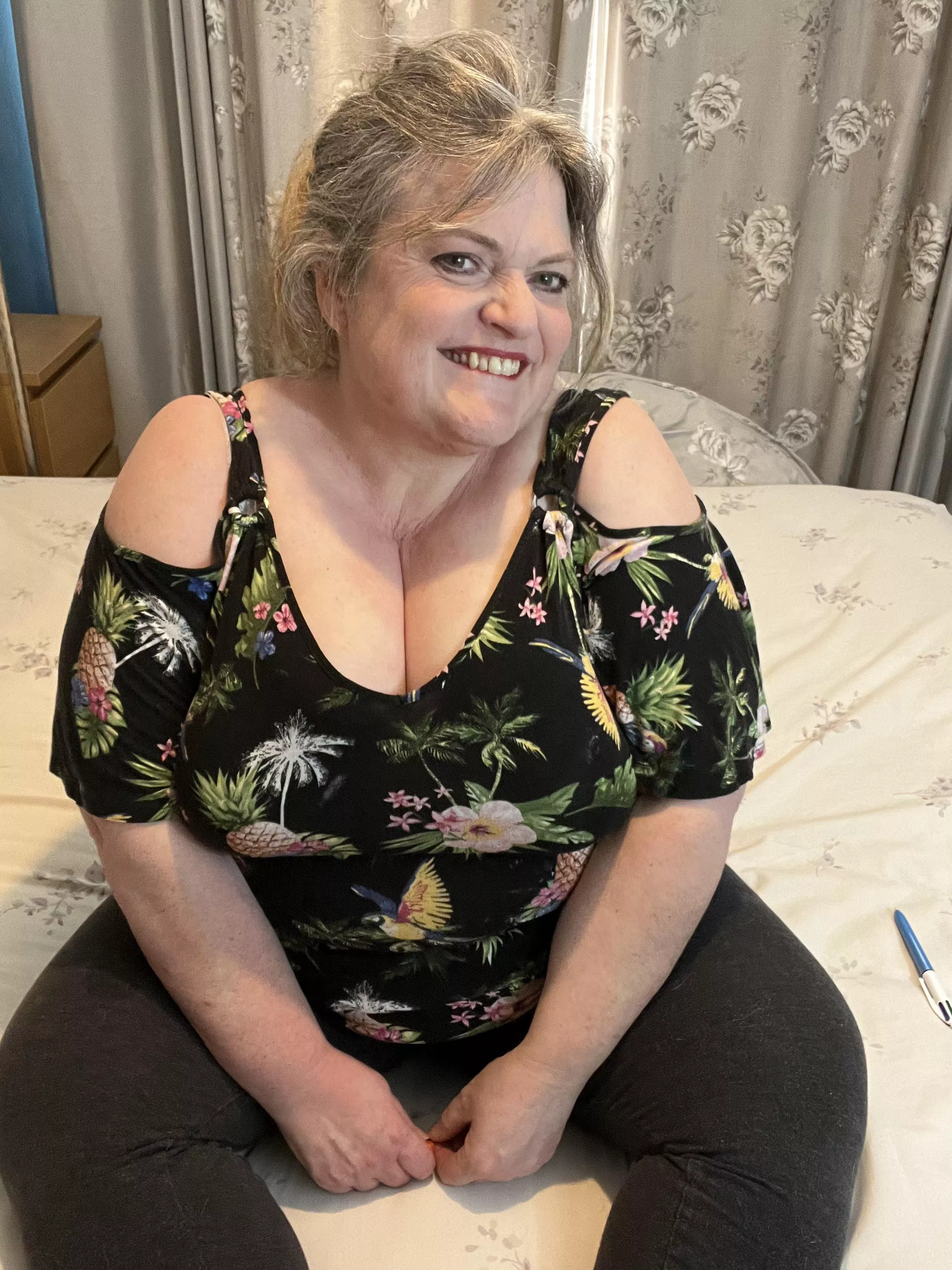 Smiles make your heart sing xx posted by bbwgilfuk