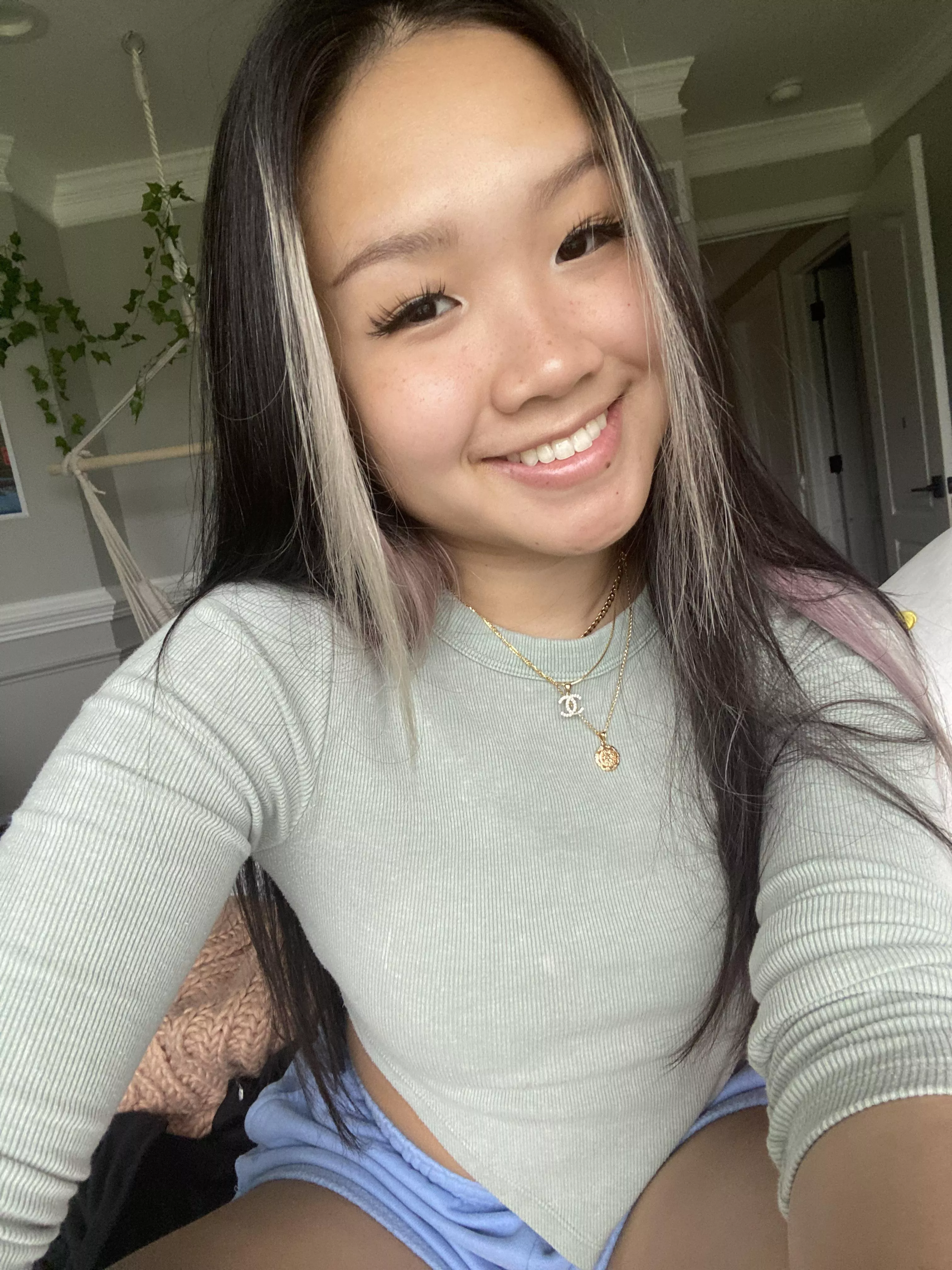 Smileyyyyy posted by Linhly_Twitch