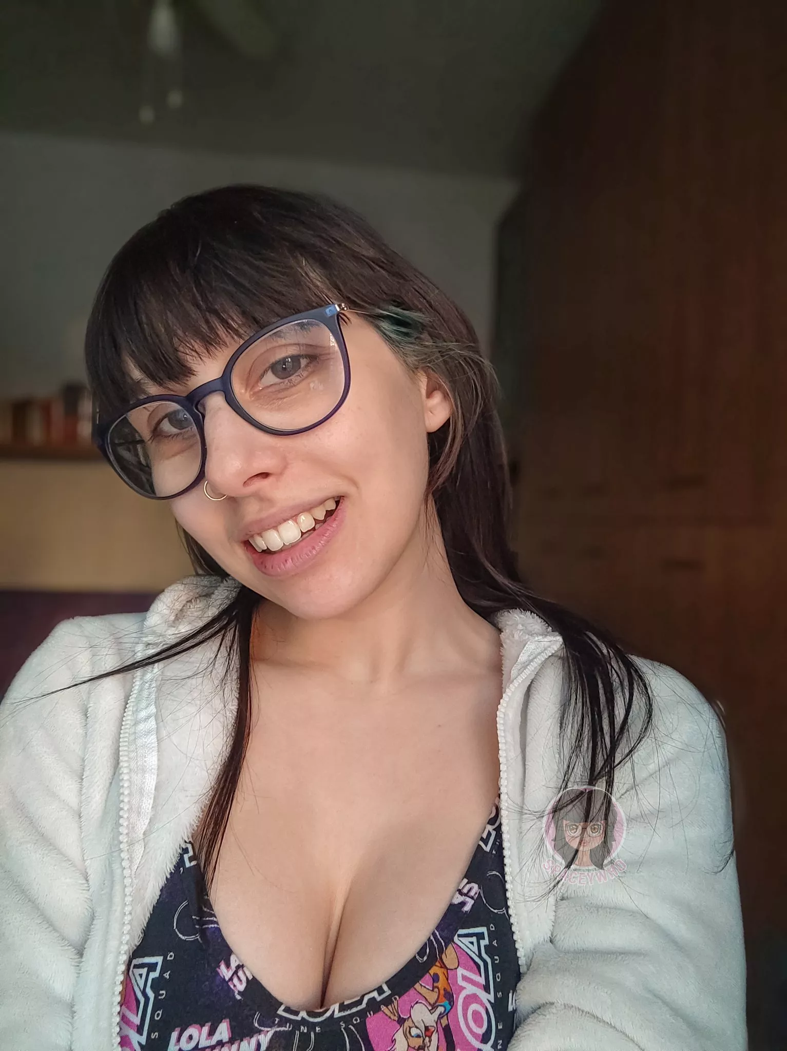 Smiling cause the weekend is almost here! ✨ posted by spaceywho