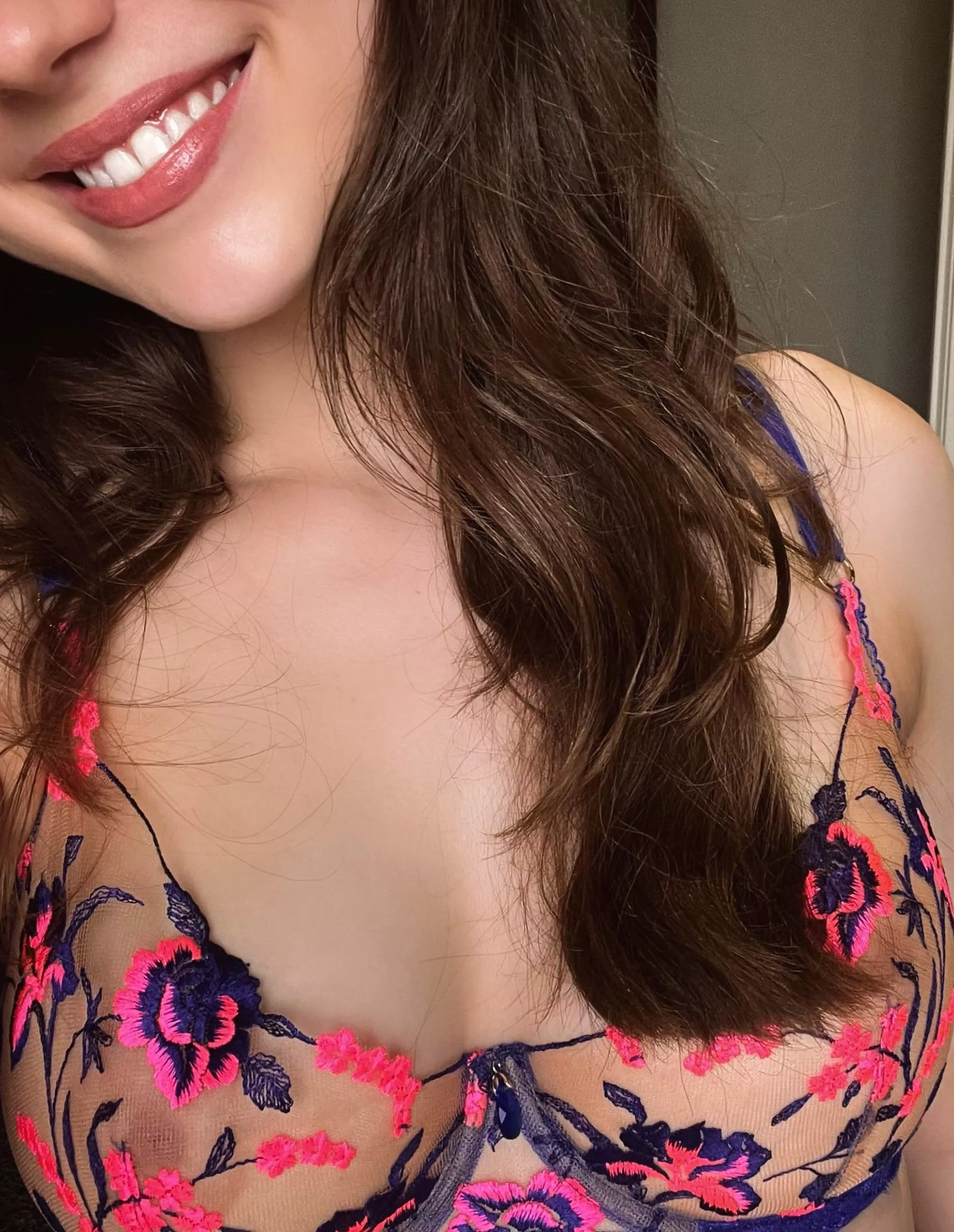 Smiling for the weekend!!! posted by _itsRose