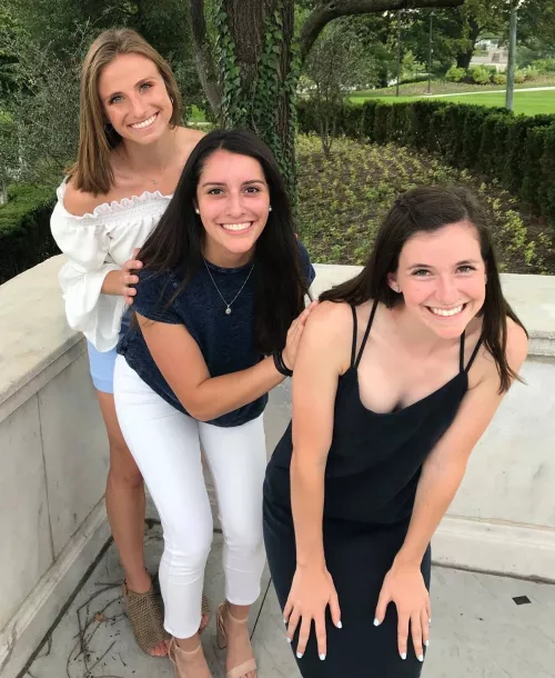 Smilling babes by indoyoda