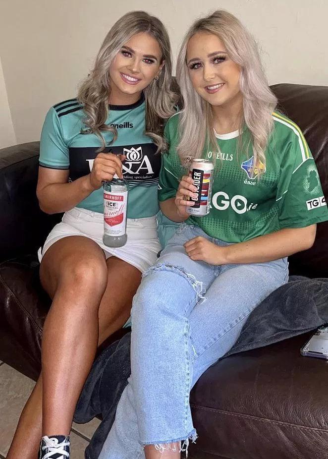 Smirnoff ice and a knicker flash posted by MasterpieceNeat7220