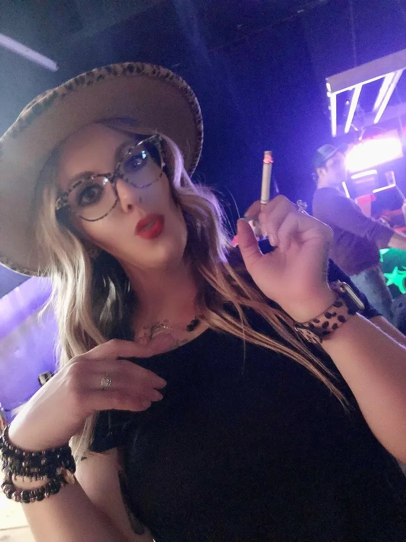 Smoke with me? posted by smoking_milf