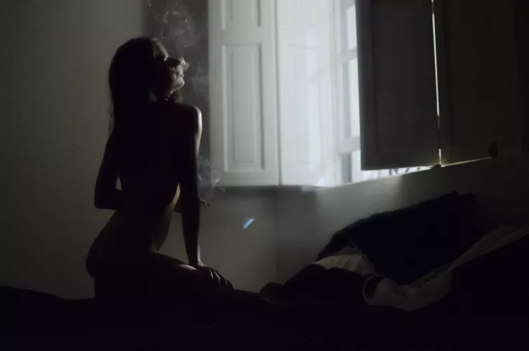 Smoking hot by Alicebluwu