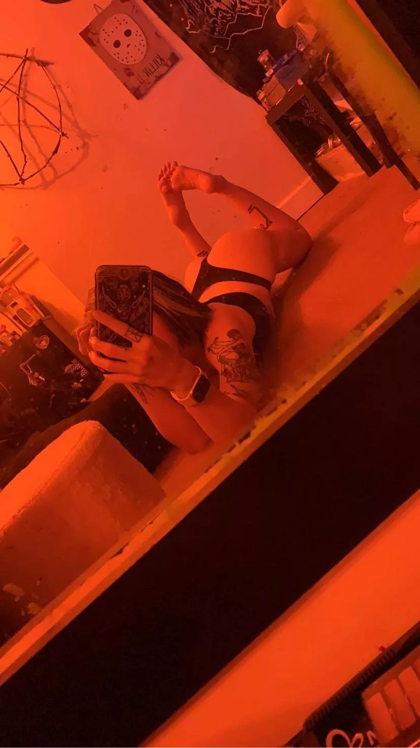 Smol [NB] themlin at your service. 🖤 posted by Kitty_Valentine666