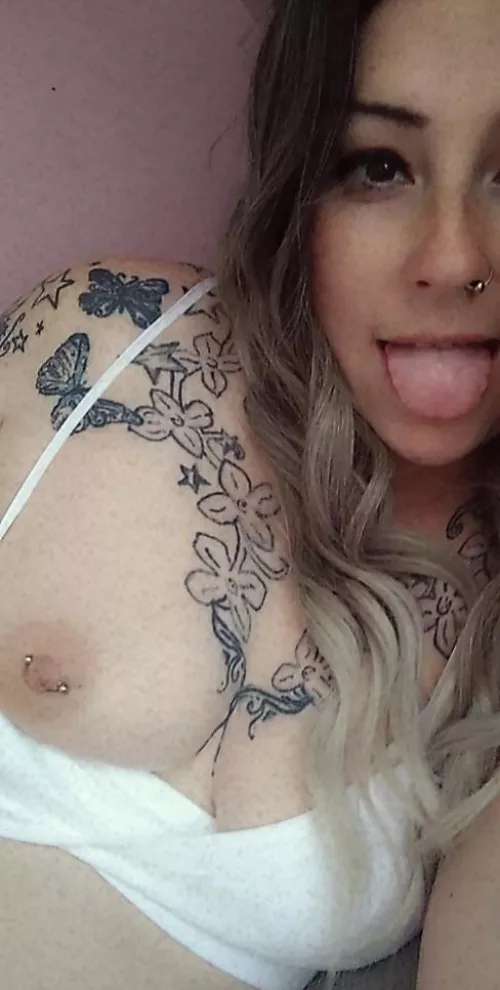 Smol titties jiggle too by MistyPlay