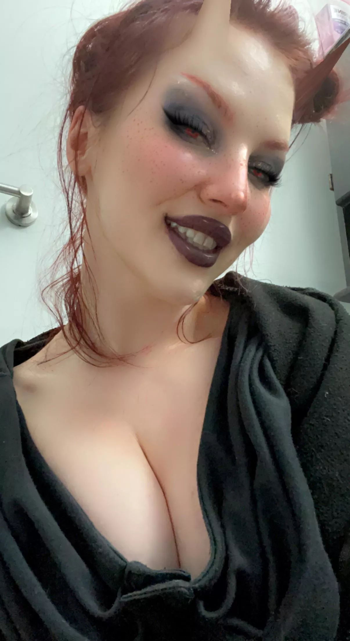 Snap snap snap ⚡️ posted by OccultSlut666