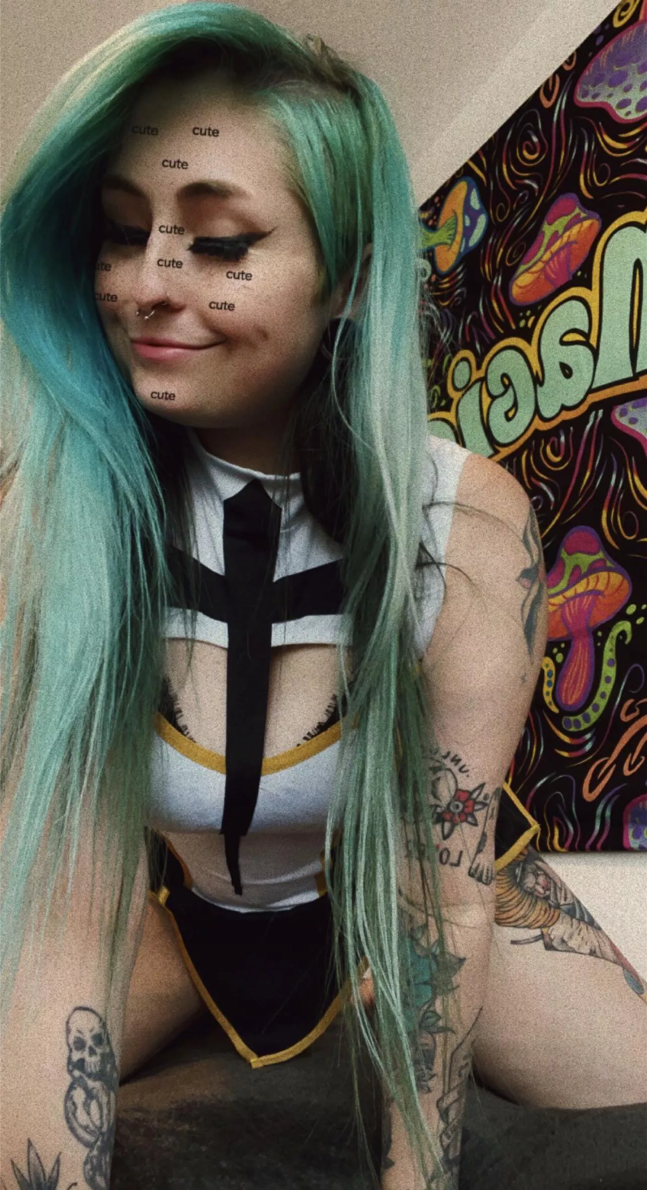 Snapchat: crybbykittenn 🖤 posted by oflittlekittenn