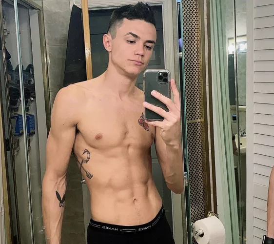 Snapped this after the gym yesterday (24) by Zestyclose_Year9