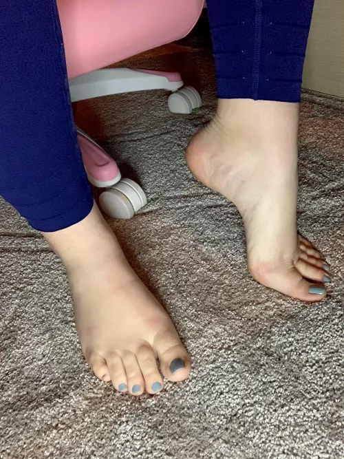 Sneak under my desk while I do my presentation baby by PrincessFeet7111