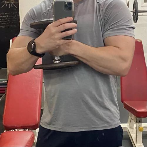 Sneaking a gym pic in between sets by SeahorseStampede