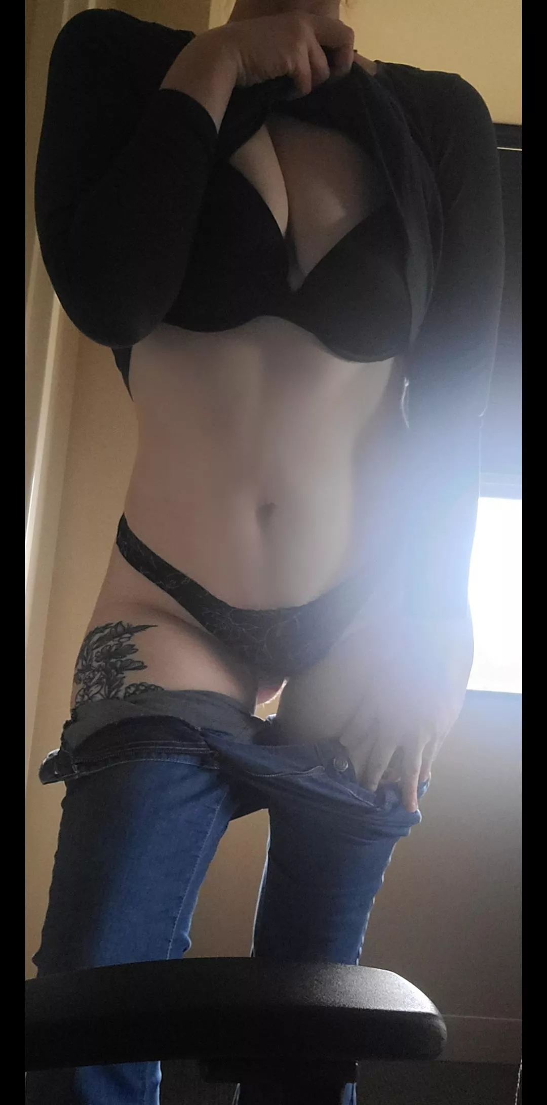 Sneaking pictures at work is ridiculously thrilling [f] (6ft) posted by XSaraBellumX