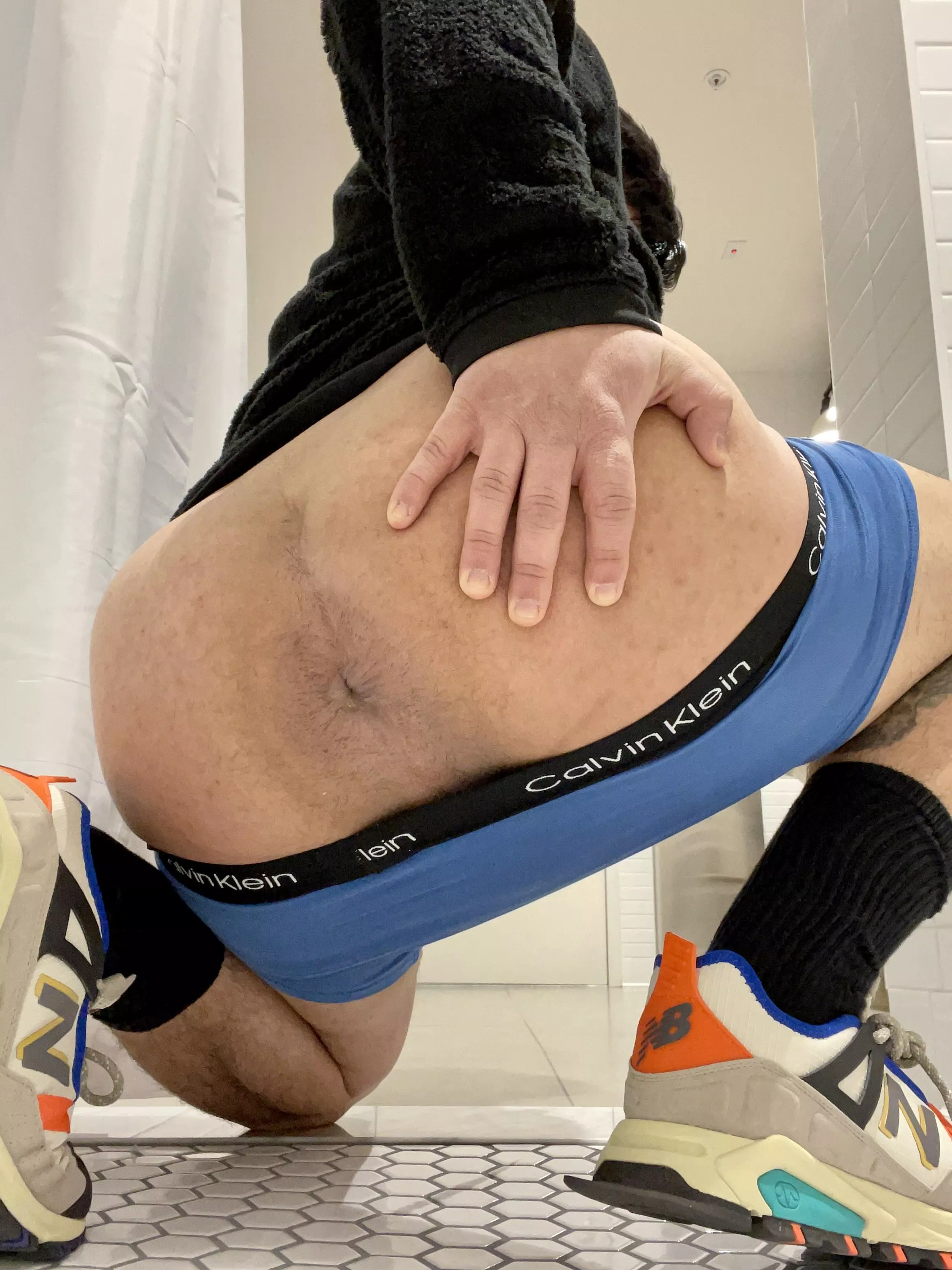 Sneaky at the office posted by jockuemus