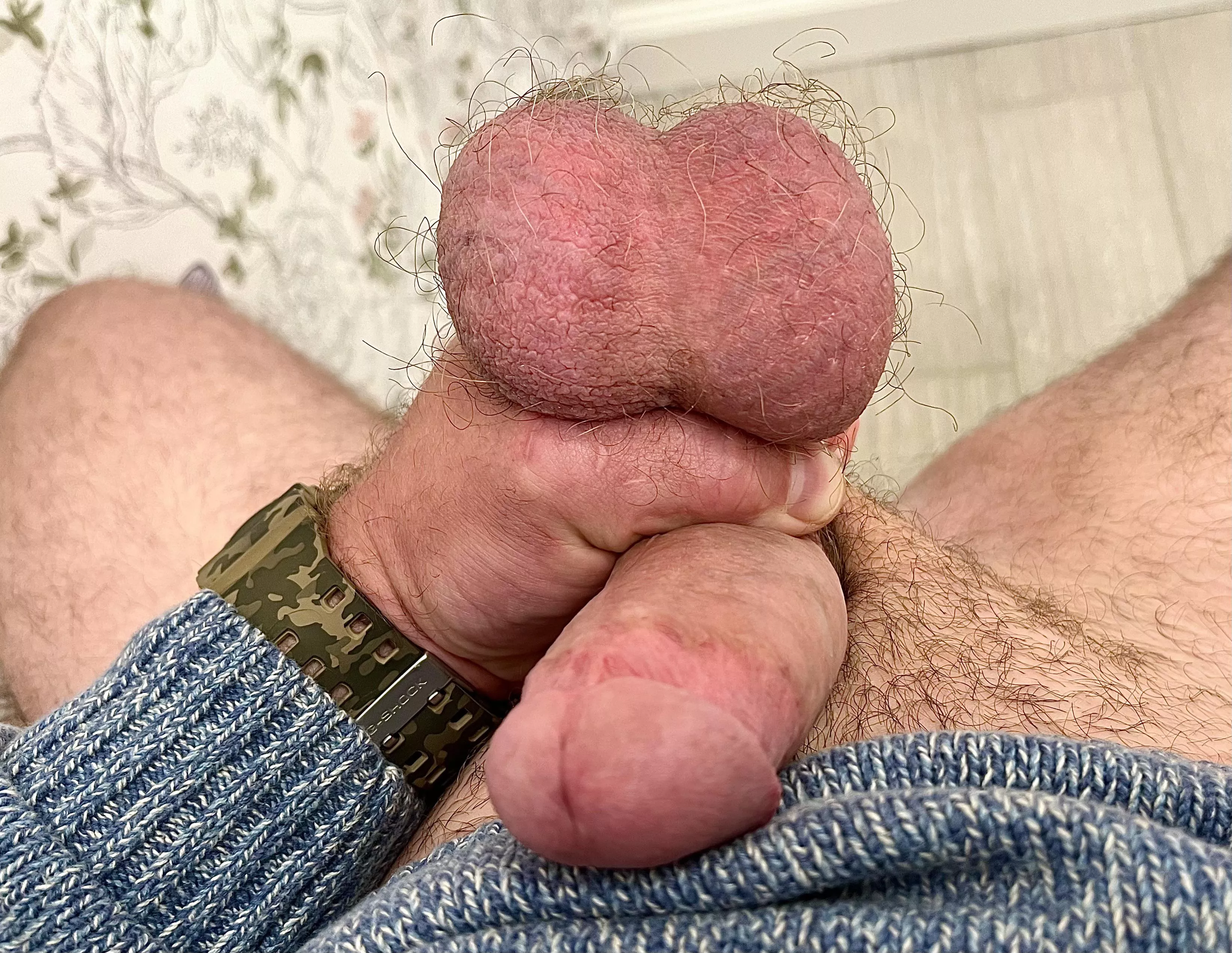 Sniff my hairy nuts and tell me if I need to wash em posted by globsofcum