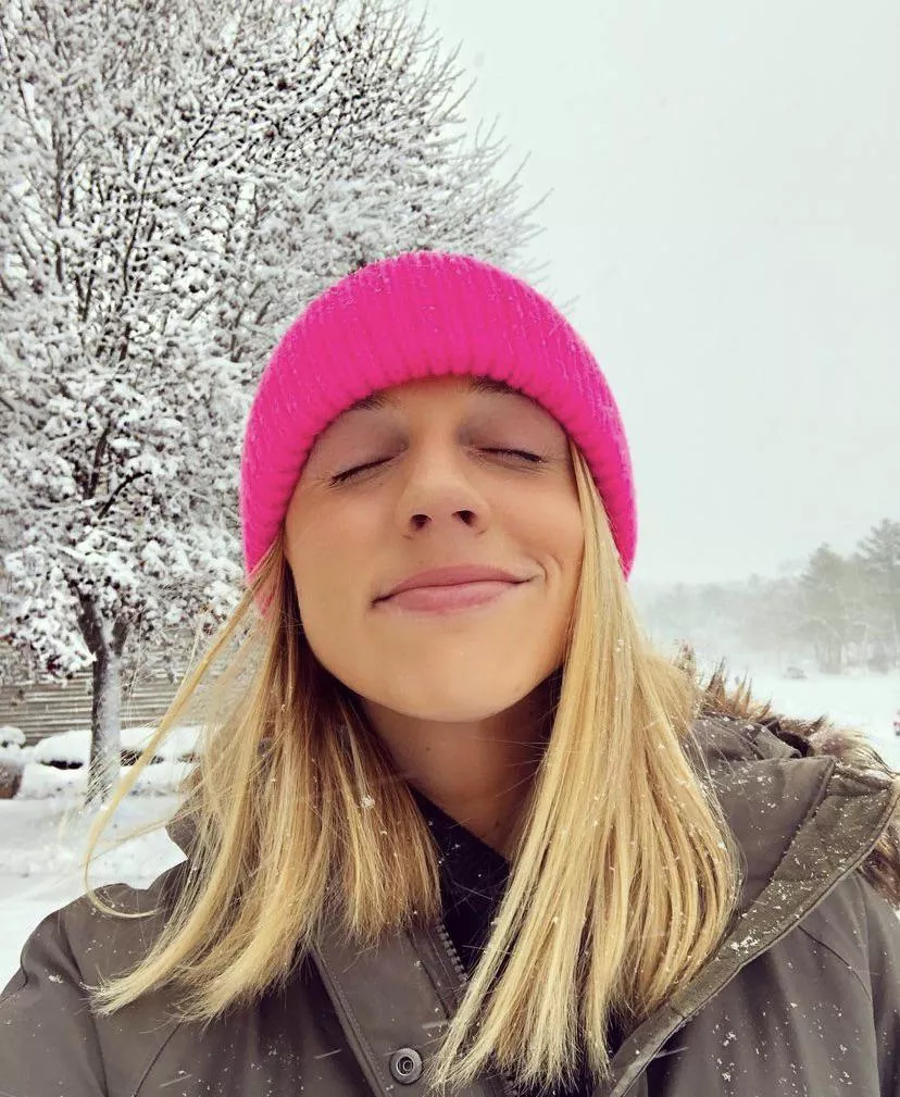 Snow Bunny posted by toothlesswonder321