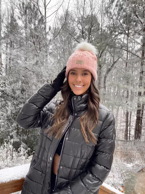 Snow Bunny. by toothlesswonder321