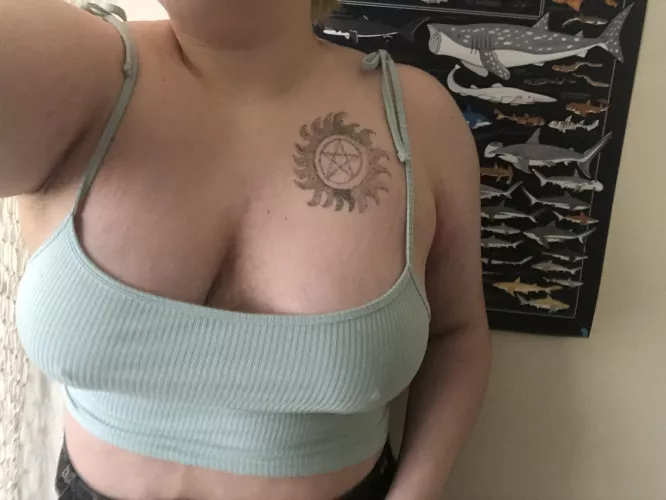 so comfy by luigitrumpsmario