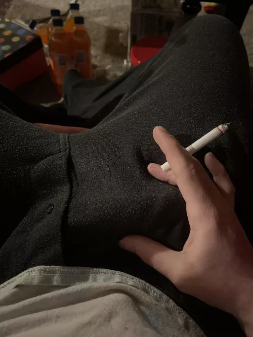 So does anyone wanna take a peek? by Worth-Kangaroo-496