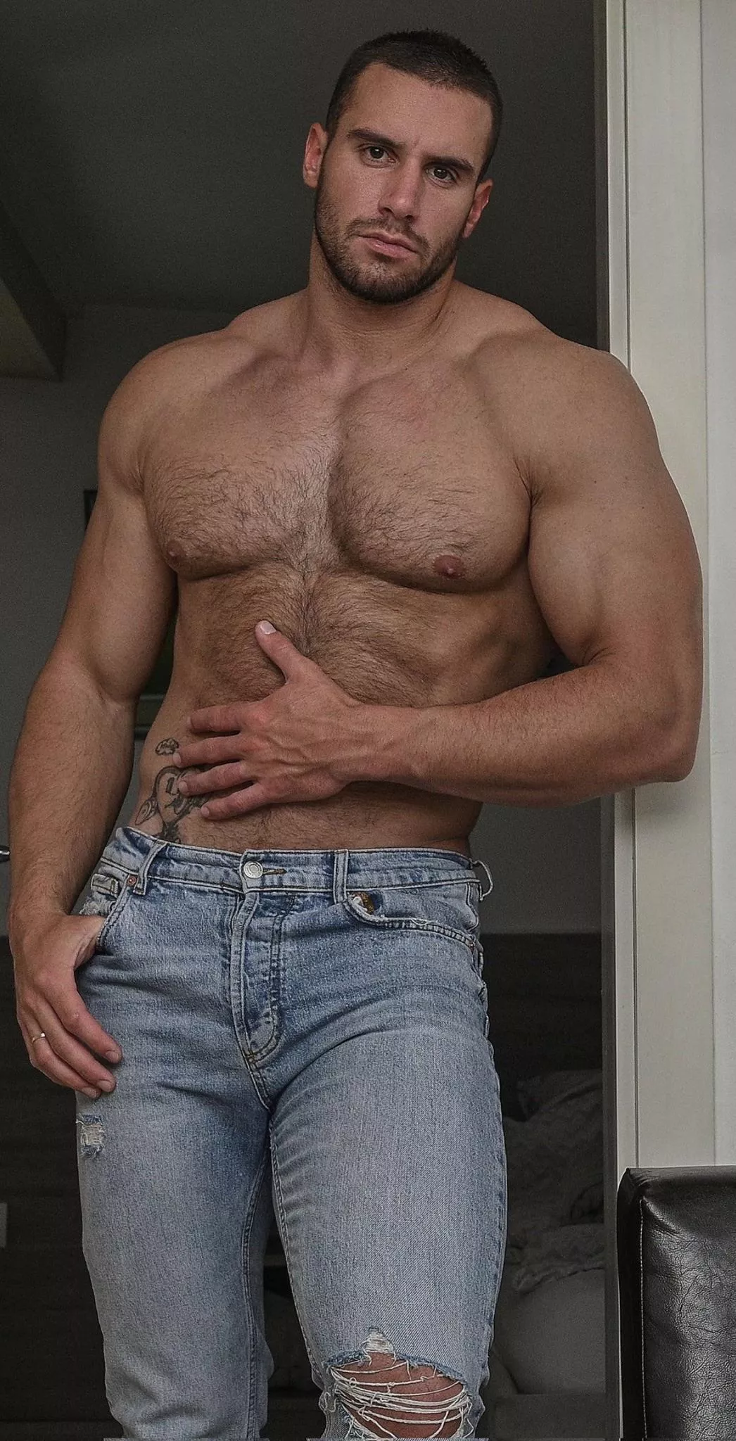 So handsome and sexy 😍 posted by Hotbuns93