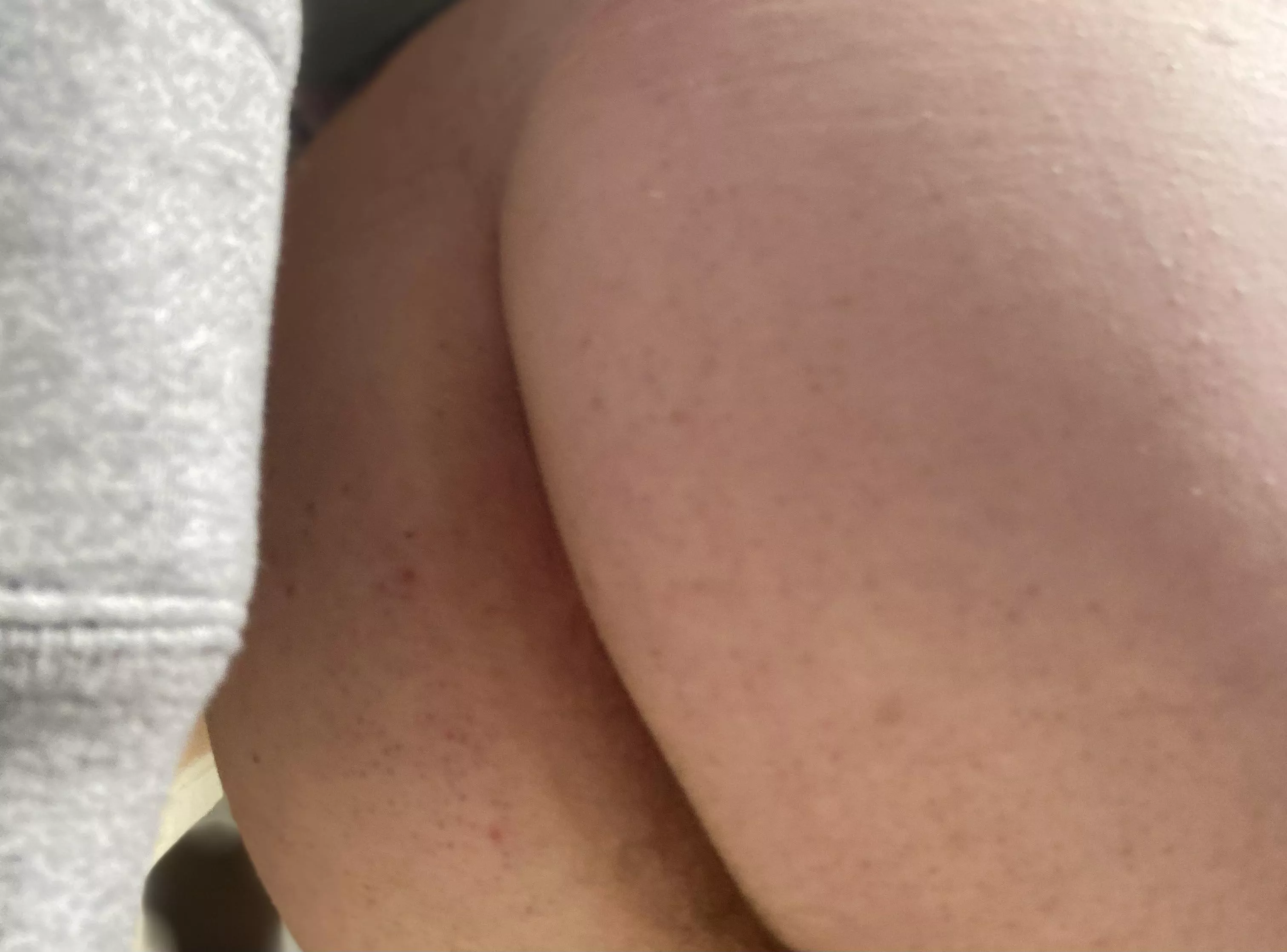 So horny and curious lately… who wants to stick their dick in between by ass cheeks posted by TastyTip69