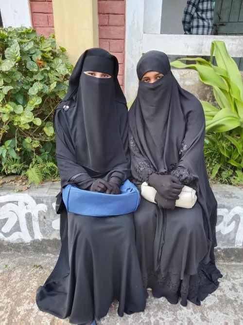 So many more wonderful niqabis over at r/niqabibeauty ❤️ by Dramatic_Platypus860