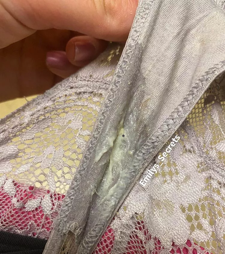So strong I could smell them through my clothes in class 🤫💦 [f] posted by Emilys_Secrets
