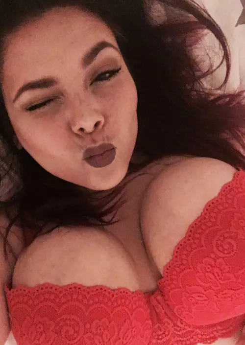 So to keep this short. After a long time of thinking I decided to become a bimbo doll. Any advices for beginning ? I’m a bit clueless. If more pics are needed lmk by Embarrassed-Willow61