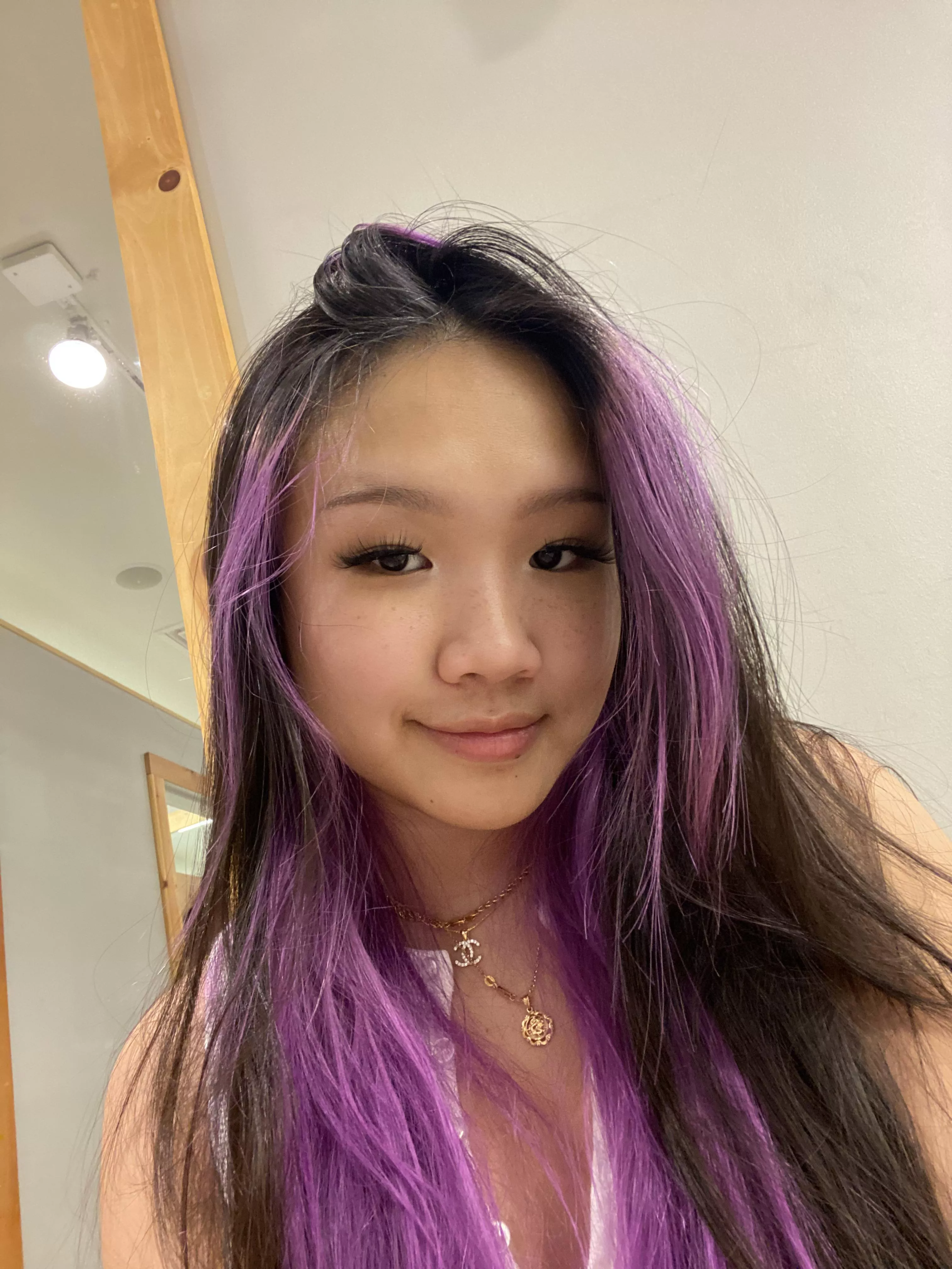 So warm out <3 posted by Linhly_Twitch