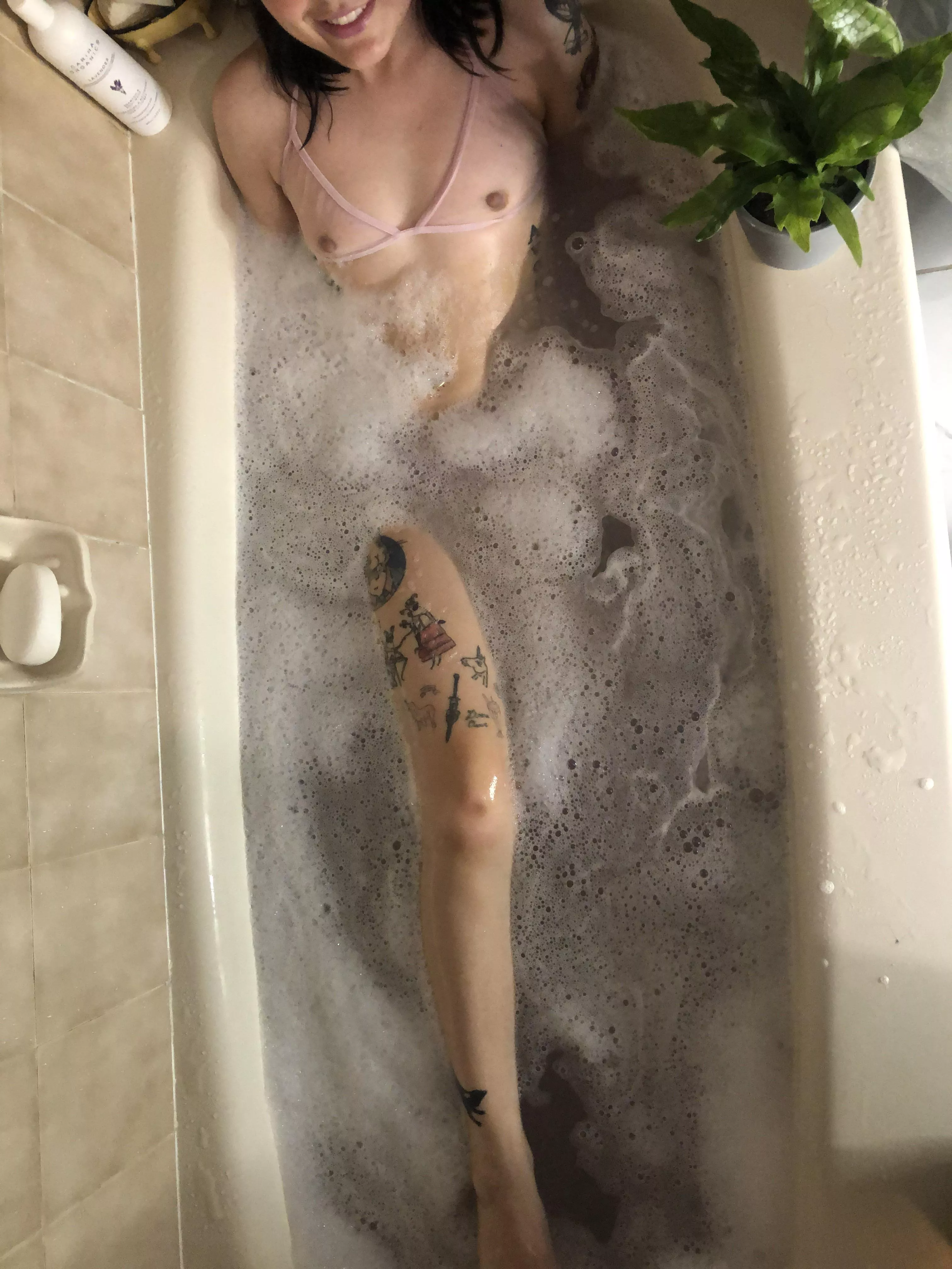 Soap up my small boobies 🥰Hehehe posted by elsiexdirt