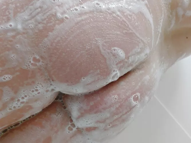 soaped up by prawnsearcher