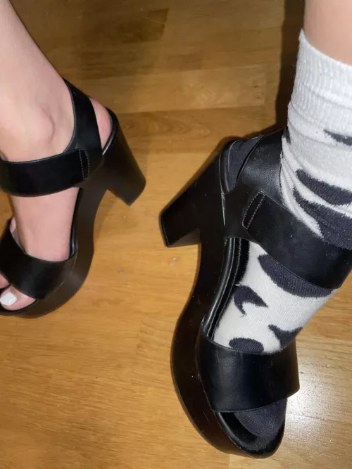 Socks on or socks off? by lovem1ssy